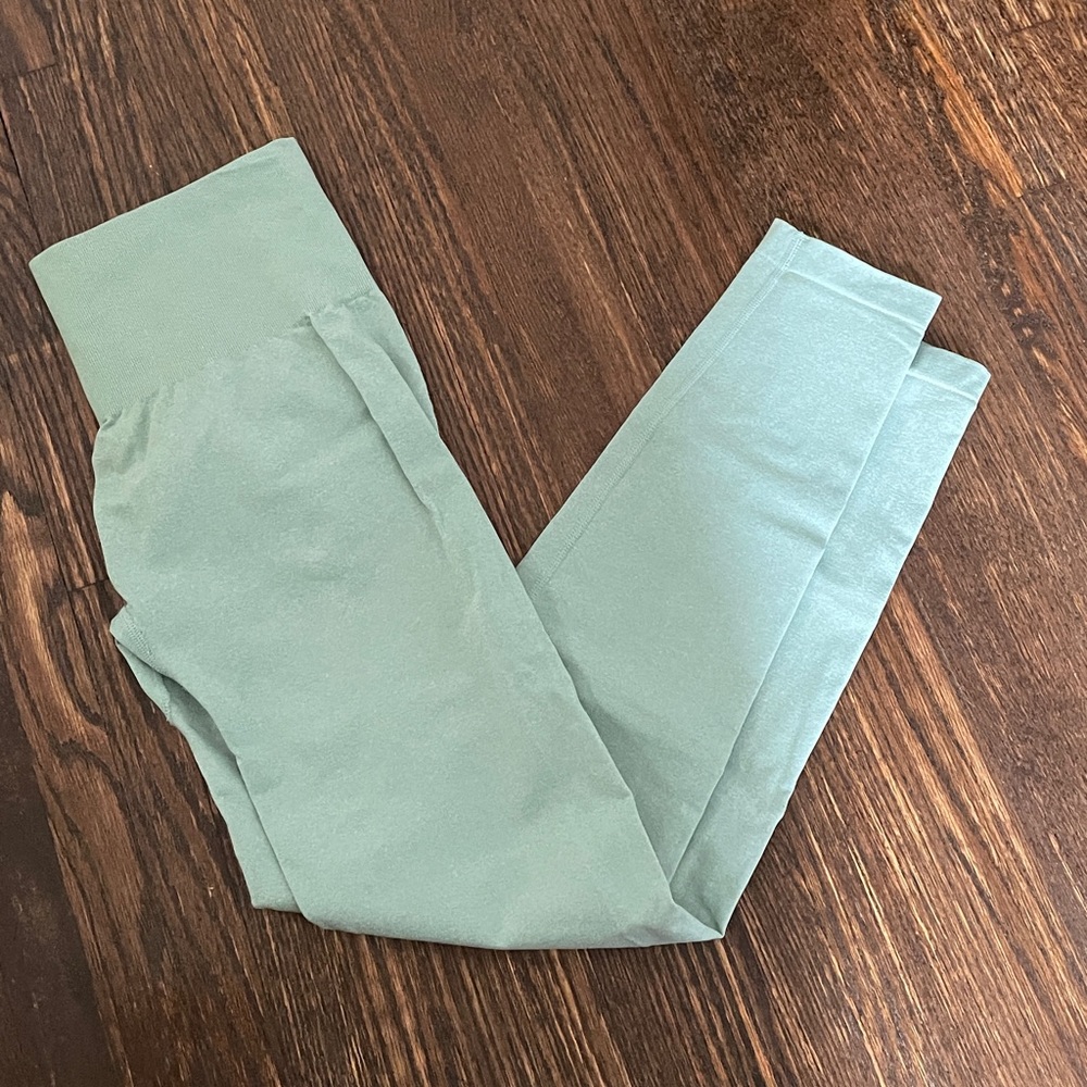 NVGTN solid seamless leggings - Sage